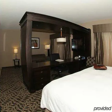 Hampton Inn & Suites Bay City